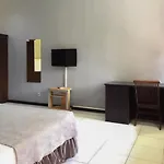Kemang Place Near Lippo Mall Kemang Mitra Reddoorz