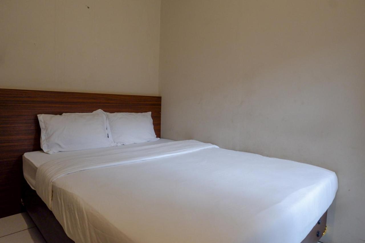 Kemang Place Near Lippo Mall Kemang Mitra Reddoorz Jakarta