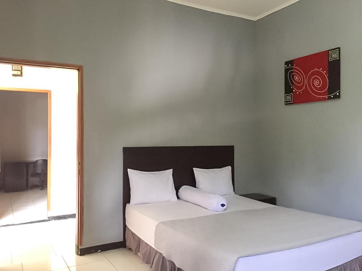 Kemang Place Near Lippo Mall Kemang Mitra Reddoorz Guest house 2*