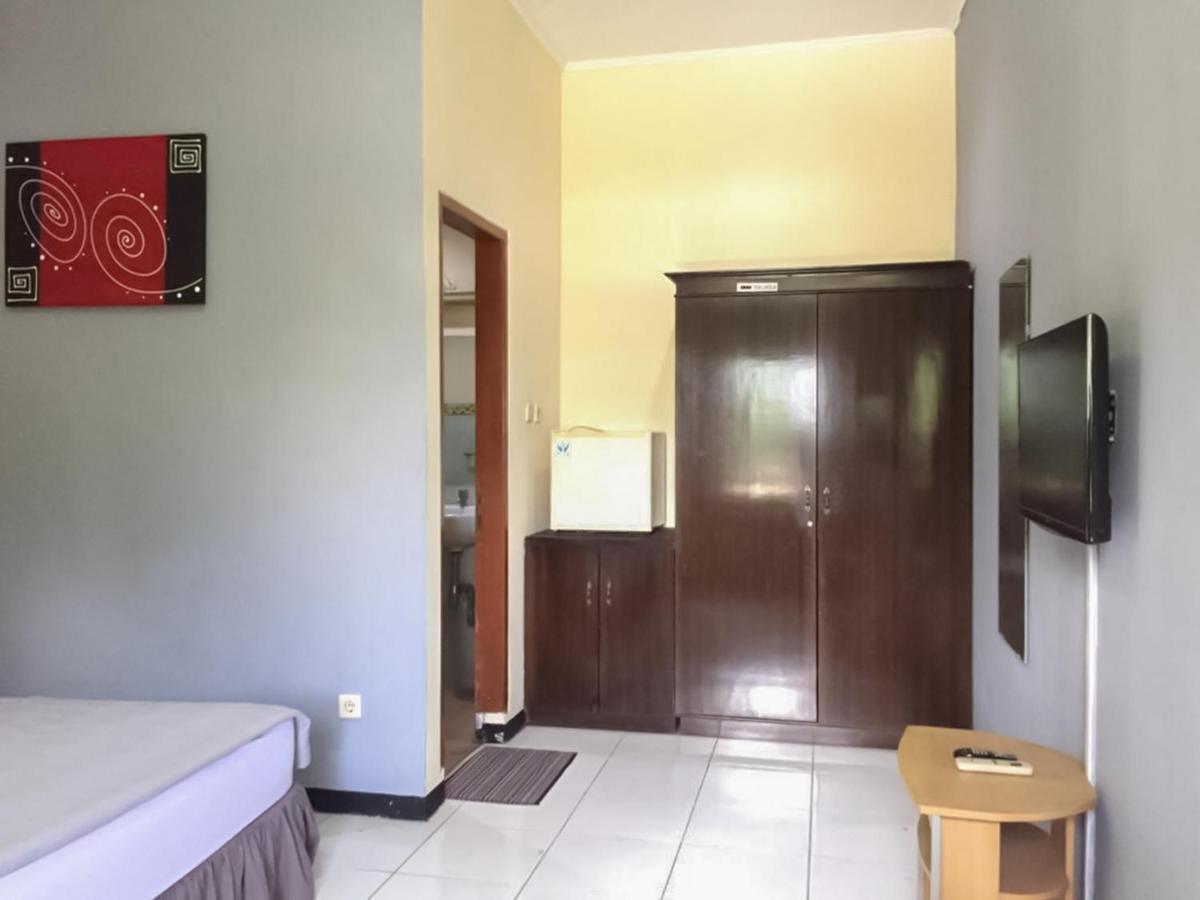 Guest house Kemang Place Near Lippo Mall Kemang Mitra Reddoorz 2*
