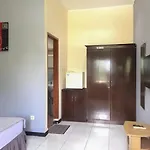 Kemang Place Near Lippo Mall Kemang Mitra Reddoorz