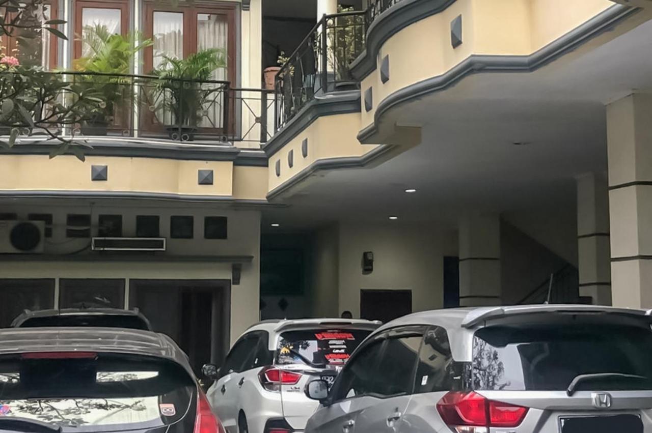 Kemang Place Near Lippo Mall Kemang Mitra Reddoorz Jakarta